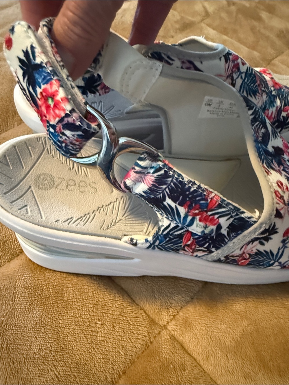Bzees White Floral Slingback Sandals with Navy & Pink Tropical Print - Picture 7 of 8